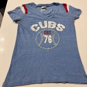 5th & Ocean 2012 Chicago Cubs women’s 2 sided T-shirt short sleeve blue‎ red
